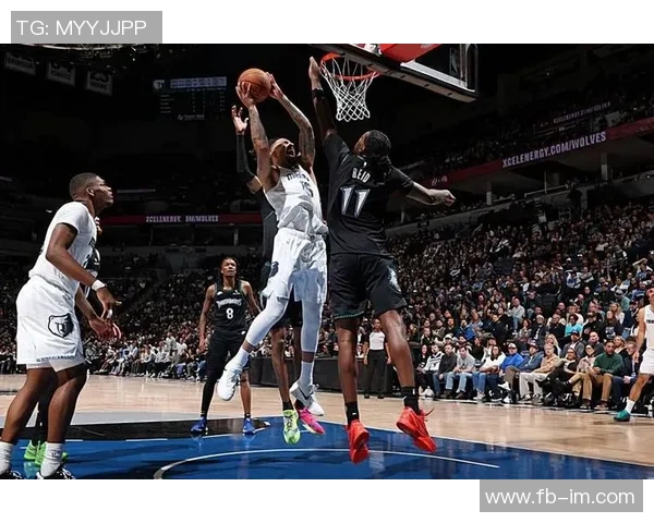 乔治下半场表现平平出战21分钟贡献14分3篮板2助攻2抢断